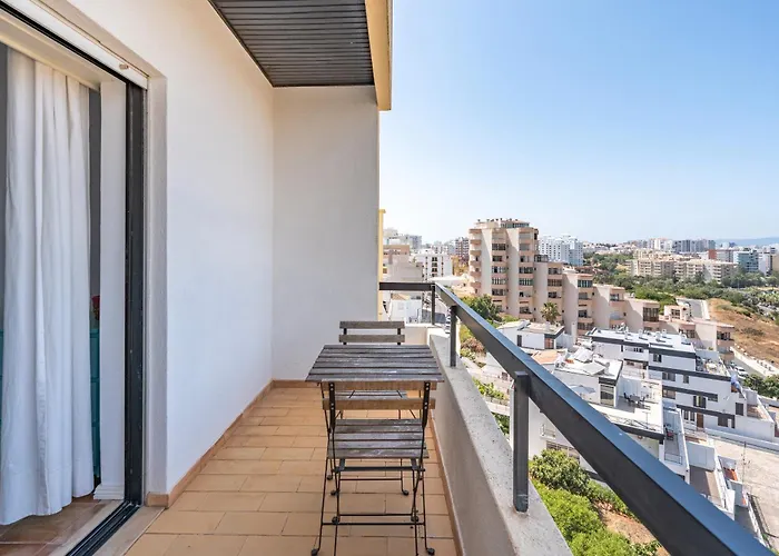 Marina And River Views Apartament *