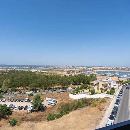 Marina And River Views شقة *